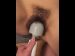 【痙攣逝き必須】結婚初期に３ヶ月ほどレスが続き 超発情期の変態妻が甘えて鼻息荒く責めてきたので大好きな電マ責めを使い布ソファーの上で大量失禁させた