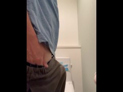 【self8】既婚者のパンツから飛び出すアレ＋チンピクシコシコ詰め合わせ【個人撮影】 - Screenshot 1 of 16 - 既婚者