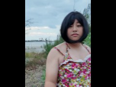 水着になって浜辺でオナニーして気持ちよくなってきました。 - Screenshot 1 of 16 - 露出