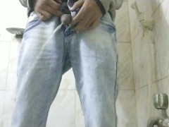 Man pissing compilation 🍌💦 - Screenshot 3 of 16 - Asian Bbc