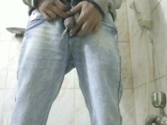 Man pissing compilation 🍌💦 - Screenshot 5 of 16 - Man Pissing
