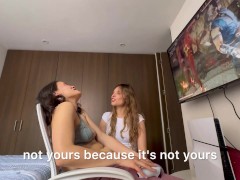 Leave that play, I want you to fuck me, you are my favorite lesbian 