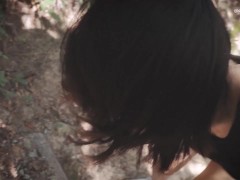 ローターを入れたまま散歩！歩けなくなる彼女で遊んでしまった。おまんこには巨大ディルドが突っ込まれ、電マでクリトリスを同時責め(素人、個人撮影、日本人) - Screenshot 11 of 16 - Japanese