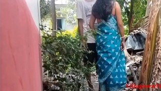 Girl Clining Garden husband come and sex in outdoor