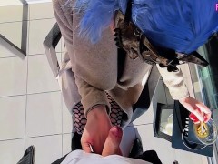 Coquine Française suce et fume une cigarette sur le balcon smoking fétish-Clara Ose