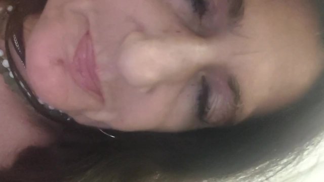 FIGA CON LATTE CHE Esce E PISSING FIGA PELOSA PUSSY HAIRY WHIT PISSING AND SQUIRTING