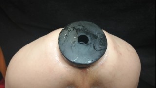 tout le  Gode xxl  dans mon cul pour la première fois .