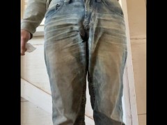 Urgent and desperate need to piss while cleaning garage windows - I had to take a piss in my jeans