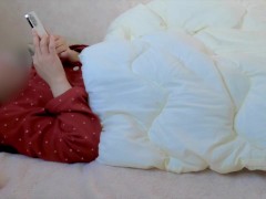 【個人撮影】ベッドでAVを見ながらオナニー♡気持ちよくて濡れすぎちゃった♡素人のリアルオナニー♡日本人女性♡ - Screenshot 3 of 16 - Amateur