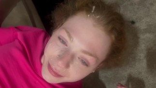 Facefuck une faciale de 24 ans son bd trey n’arrête pas de l’appeler lui a donné 100 $