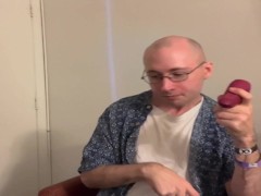 Solo Male Reviews Female Sex Toy and is Confused