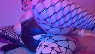 Goth Mommy Fucks Her Ass