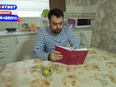 похотливая шлюшка отсосала сводному брату, а потом поеблась с отчимом - Screenshot 3 of 16 - большая задница