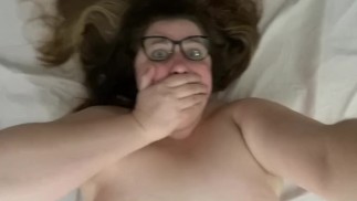 Я снимаю себя на видео, пока случайный арабский парень из Tinder трахает меня в жопу