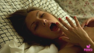 Непристойный подъем и Shine Roxana U, миниатюрная киска, натертая в сыром виде!