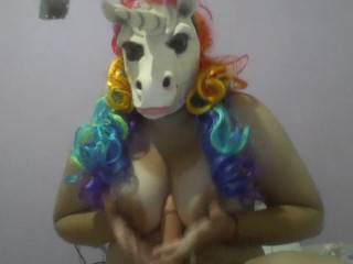 Я хотела, чтобы твердый член терся обо мне.