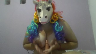 Я хотела, чтобы твердый член терся обо мне.