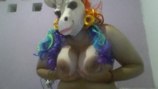 иди пососи мою большую и вкусную грудь