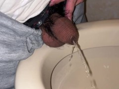 小さい仮性包茎チンポでおしっこをしてみた - Screenshot 2 of 16 - Foreskin Play