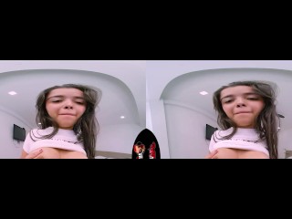 VRLatina - 漂亮的拉丁少女在她的公寓里硬操 VR