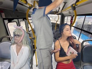 Tarado Entra no ônibus e Se Esfrega NAS Mulheres Em Publico!
