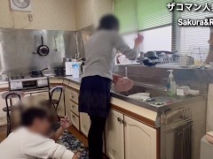 昭和レトロな台所で生々しいセックス/巨根ポルチオ開発/人妻/キッチン/即イキ連続絶頂/着エロ/着衣/生ハメ/日本人夫婦/カップル - Screenshot 1 of 16 - 人妻