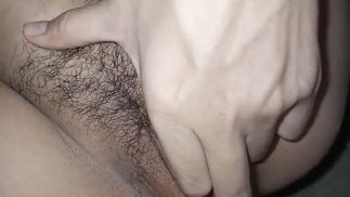 Nilaro ni GF Ang kanyang p*$$y,basang Basa