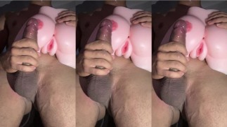 Coño apretado de Muñeca Sexual Es Follado Por Chico Cachondo!