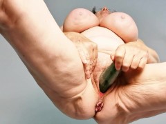 Horny granny masturbate by cucumber - Screenshot 13 of 16 - Sexy Granny