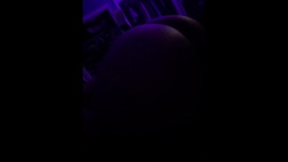 POV подруги, сосущей мой член Дырочка, которую я играю с ее задницей и киской