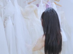 婚纱店里的秘密～大鸡巴操巨乳嫂子无毛嫩穴！完整版关注fansly，互动关注推特哦！ - Screenshot 5 of 16 - Cum On Feet