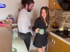 Жена изменят мужу с лучшим другом пока он играет в VR шлеме 16/16