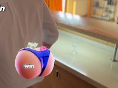 Жена изменят мужу с лучшим другом пока он играет в VR шлеме 4/16