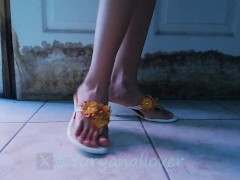 Te gusta verme en Shorts, Sideboobs y Sandalias?