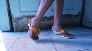 Te gusta verme en Shorts, Sideboobs y Sandalias?