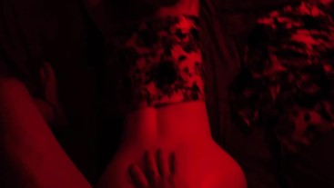 POV Интимный Домашний Секс с Рыжей Красоткой в Очках – Страсть в Красном Свете