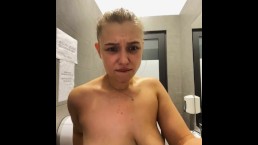 Минет большому члену на публике