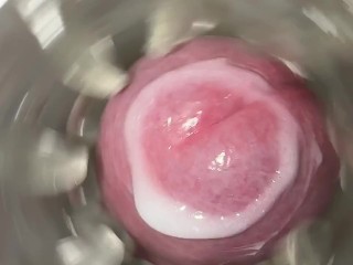 疯狂的男性手淫者。甜蜜的射精