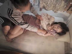 ツンデレ義妹はスマホに夢中！僕は我慢できず服を破って中出しセックス。つるつるおまんこを舐めると悶える。(日本人、素人、個人撮影) - Screenshot 6 of 16 - Japanese