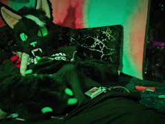 Cummy paws - Screenshot 3 of 16 - Fursuit