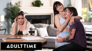 ADULT TIME - Милфа Lexi Luna помогает пасынку сосредоточиться на бесплатном использовании траха киски во время учебной сессии!