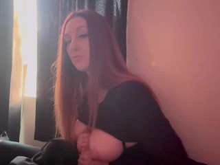 Возбужденная мачеха Artemisia Love с длинными волосами с большими сиськами и дилдо дрочит Sesh Показывая свои большие сиськи OFLinkBio