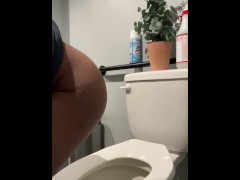 watch me pee - Screenshot 15 of 16 - Pissing
