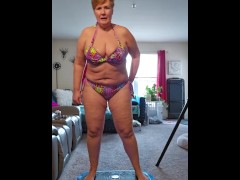 Curvy BBW Milf in bikini shaking it
