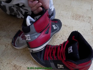Ripping of the Soles of my Smelly Dc Shoes and Cumming on them