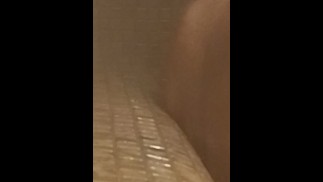 Cheating латинская жена трахает инструктора по теннису в парилке.