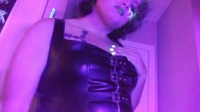 Plus size trans woman sucks and fucks 2 dildos in blacklight