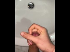 POV: FAST HANDJOB ALONE IN THE BATHROOM