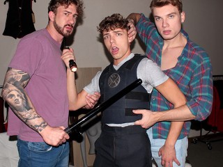 КАК КРАСИВО ВИДЕТЬ ДВА СИМПАТИЧНЫХ ЧЛЕНА В ПРЯМОЙ ДЫРКЕ S ОХРАННИКА 👮🏻👮🏻👮🏻