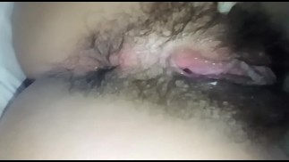Toco mi Vagina Humeda en el cuarto de mi Prima